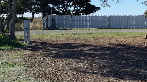 Pull-Through Full Hookup RV Site — image 1 of 4