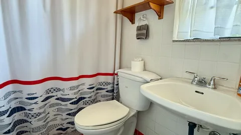 Standard Cabin — image 5 of 5