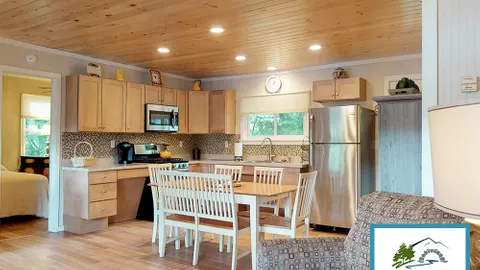Yellow Cottage — image 2 of 8