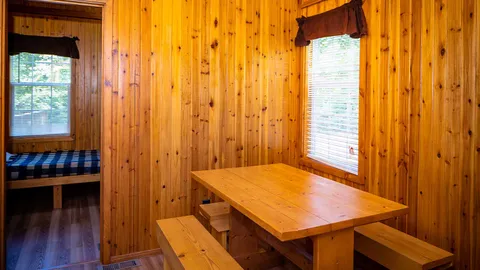 2 Bedroom Luxury Cottage — image 2 of 14