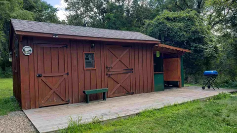 Deluxe Deer Cabin - Sleeps 2 — image 1 of 6