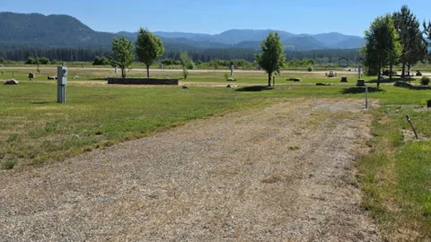XL Standard Gravel FHU RV Site — image 1 of 3