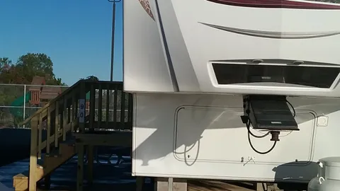 Medium Travel Trailer — image 1 of 1