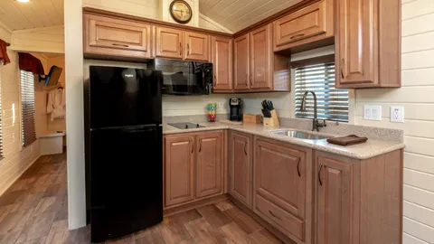 Premium 2 Bedroom Cottage — image 2 of 11