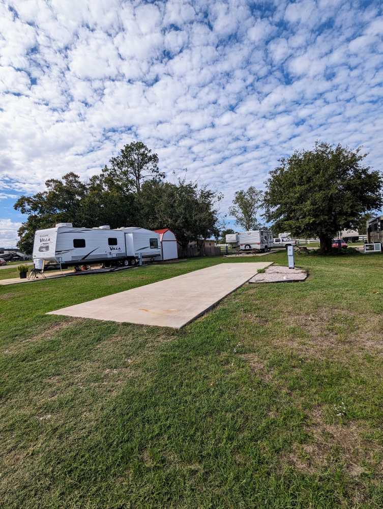 Elm Creek RV Park, Lincoln, Texas - Photo 5