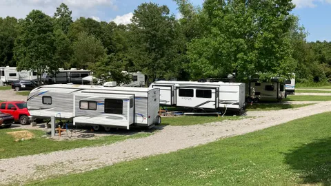 Pull-Through 30/50 Amp Full Hookup RV Site - Large Green Space — image 2 of 4