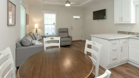 Standard Cottage Rental — image 10 of 10
