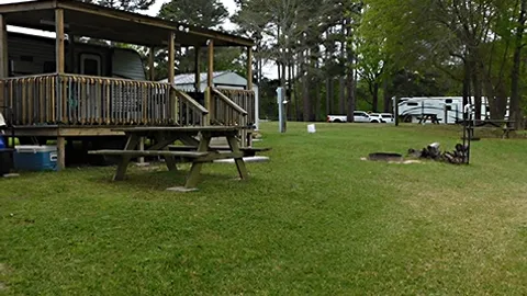 Deluxe Creek Waterfront W/E — image 2 of 4