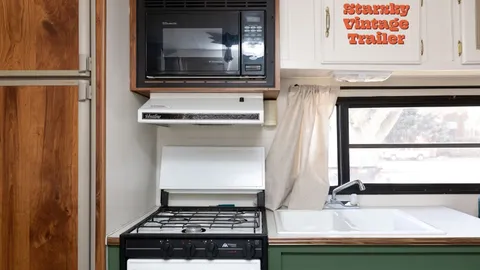 Vintage RV — image 11 of 11