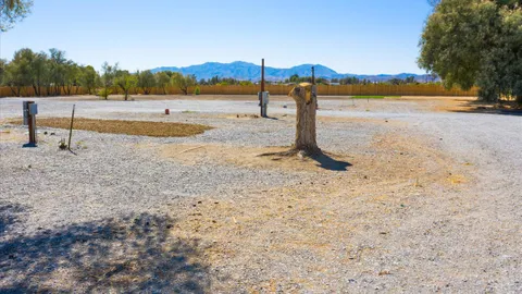 Premium Full Hookup XXL RV Site — image 2 of 32