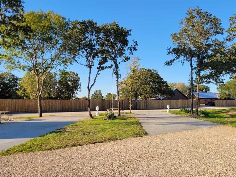 Waco Creekside Resort - Photo 5