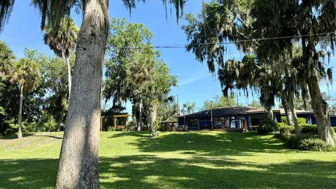 Lakehouse — image 1 of 9
