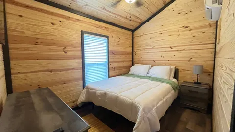 Luxury Cabin 1; — image 2 of 10