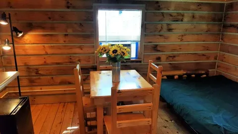 Deluxe Cabin — image 2 of 5