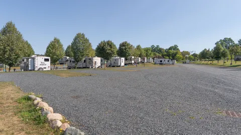 RV Overflow Under 28' — image 1 of 3