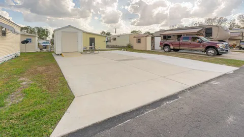 Elite Full Hookup RV Site — image 1 of 3