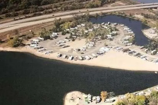 Merritt's Beach RV Park – photo 1