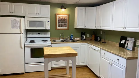 Duplex Cottage Lower Unit (MVB) — image 2 of 9