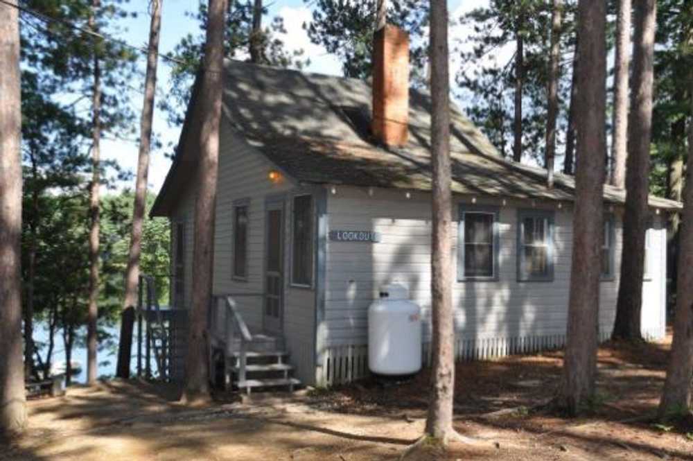 Lakefront Two Bedroom Cottage