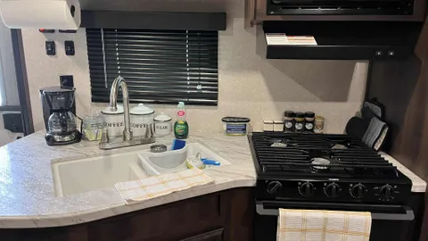 Camper Jayco — image 2 of 18