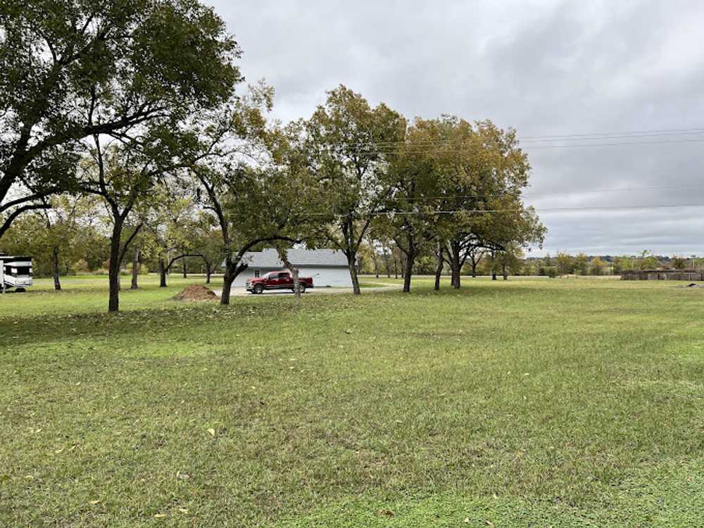Pecan Place RV Park - Photo 3