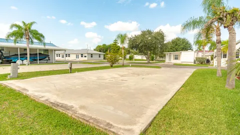 Standard Full Hookup RV Site — image 3 of 3