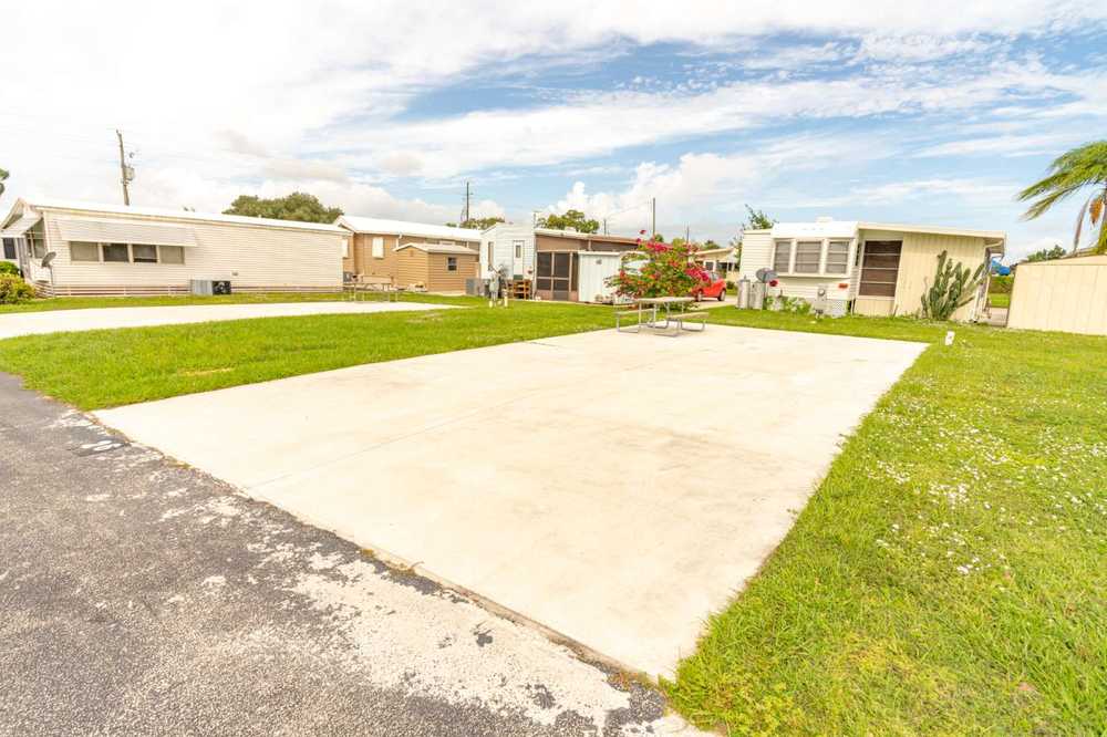 Premium Full Hookup RV Site