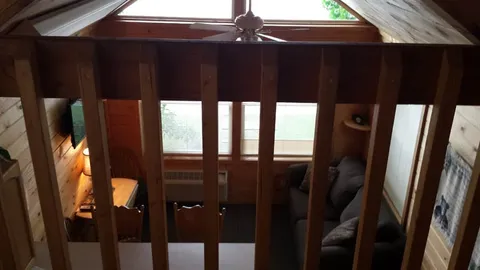 North Lakefront Cabin - Loft+1bedroom — image 2 of 8