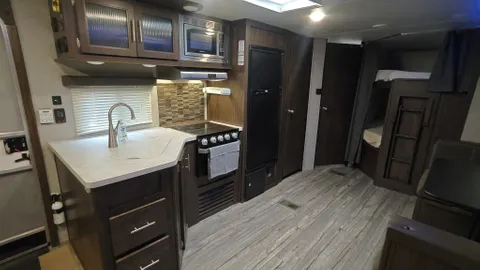 RV1 — image 8 of 8