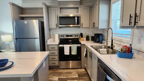 Premium Rental 1 Bedroom w/Porch — image 2 of 7
