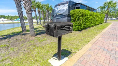 Lake Front Full Hookup RV Site — image 2 of 7