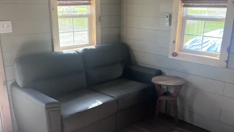 Deluxe Cabin — image 2 of 9