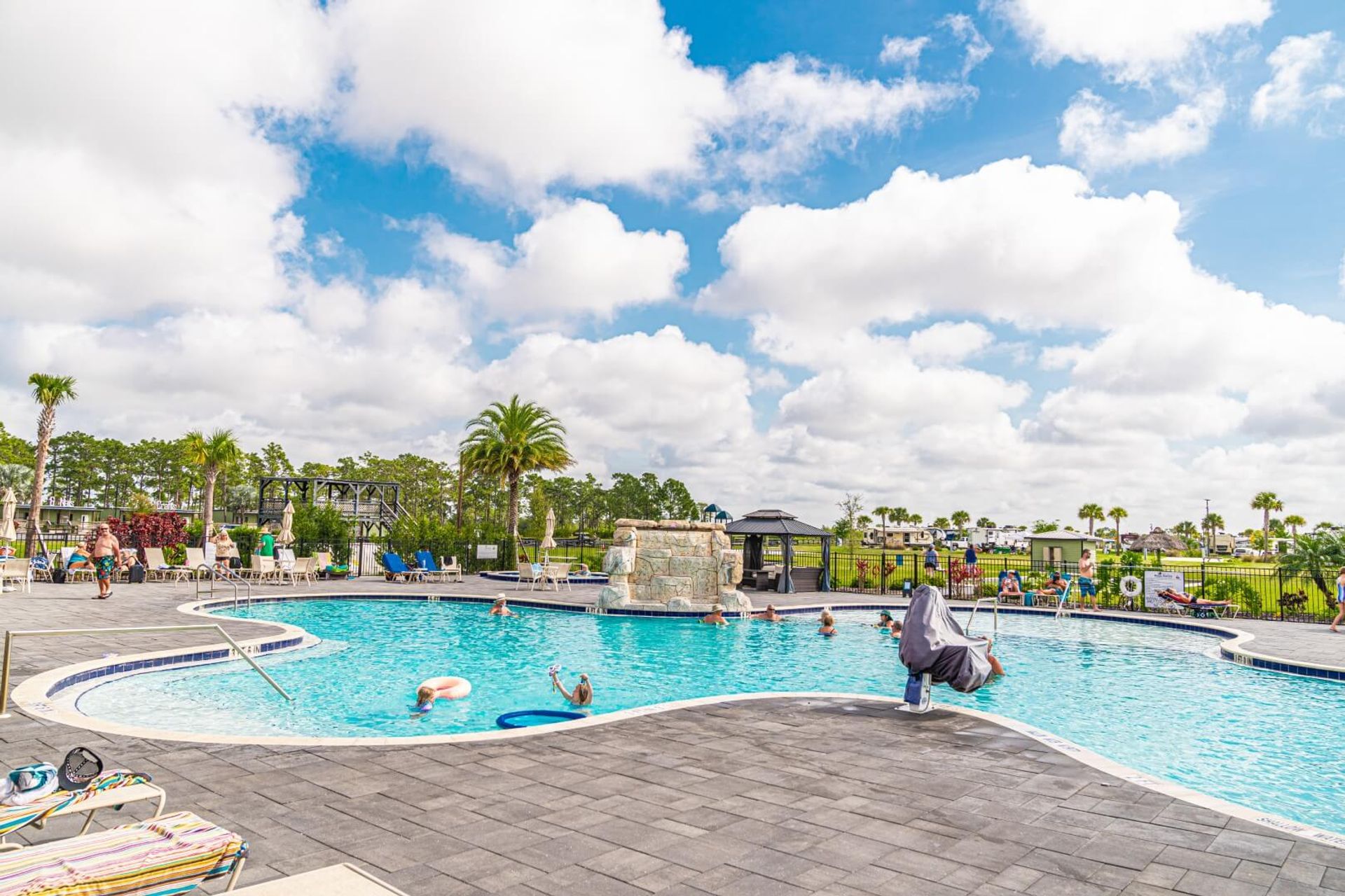 Canopy Oaks RV Resort - Lake Wales