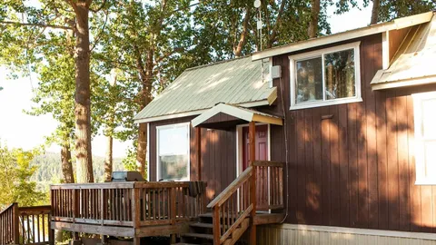 North Lakefront Cabin - Loft+1bedroom — image 8 of 8