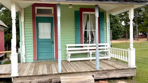 Cabin 12 — image 1 of 6