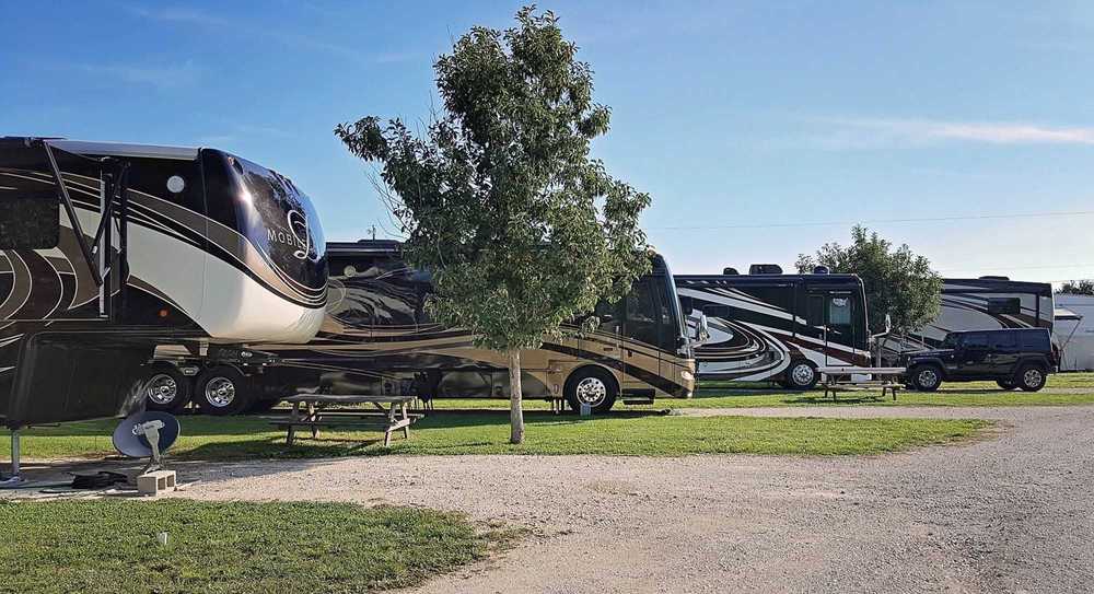 Hooves N Wheels RV Park - Photo 5
