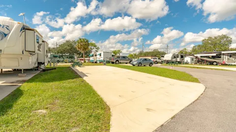 Premium Full Hookup RV Site — image 1 of 3