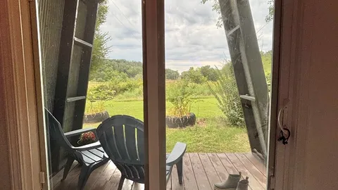 Premium Cabin — image 3 of 3