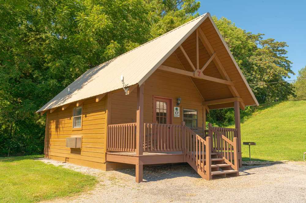 Large Cabin Rental 1 Bedroom w/Loft