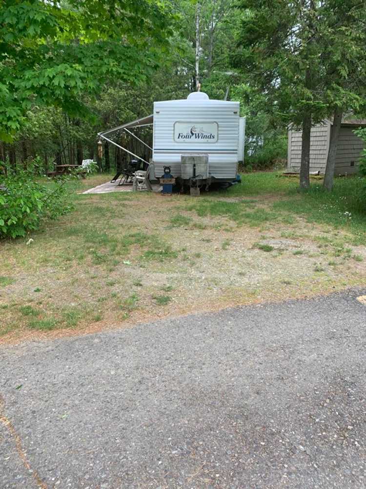 STANDARD 30 AMP W/E RV SITE