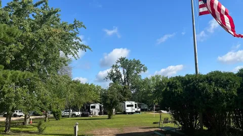 Premium Nightly Full Hookup RV Site — image 1 of 1