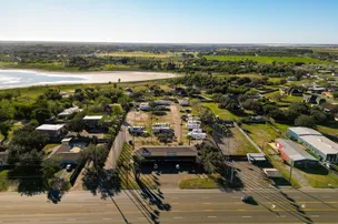 Lake Vista RV Park and Apartments – photo 2
