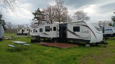 32 FT RV RENTAL — image 1 of 5