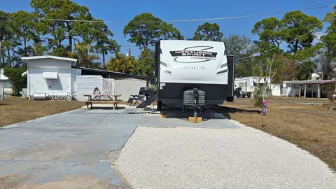 Deluxe Full Hookup RV Site — image 1 of 4