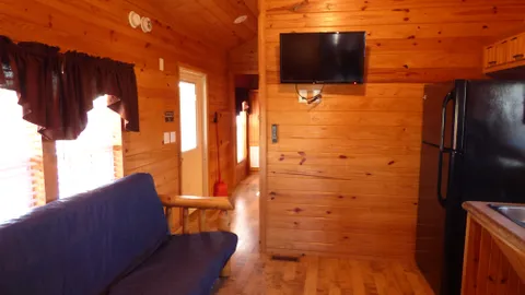 Yogi Bear™ Cottage — image 2 of 15