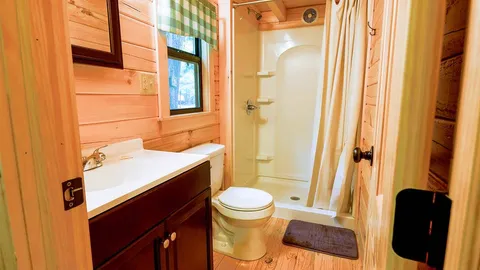 Black Bear Escape Cabin — image 2 of 6