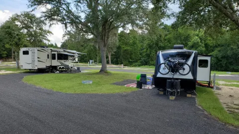 Standard Pull-Thru Buddy RV Site — image 1 of 1