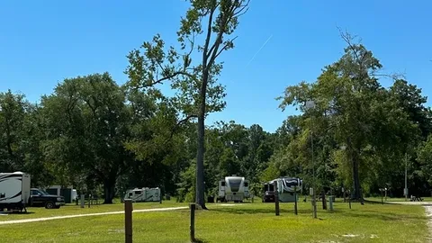 Pull-Thru 30 Amp Water/Electic RV — image 2 of 3