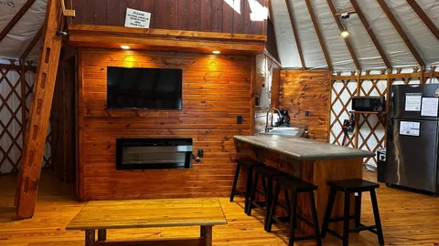 Modern Lodging - Peacekeeper — image 2 of 8