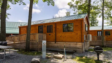 Deluxe Acorn Cottage — image 1 of 8